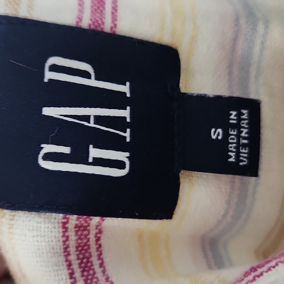 Gap Linen Button Down - Picture 8 of 12